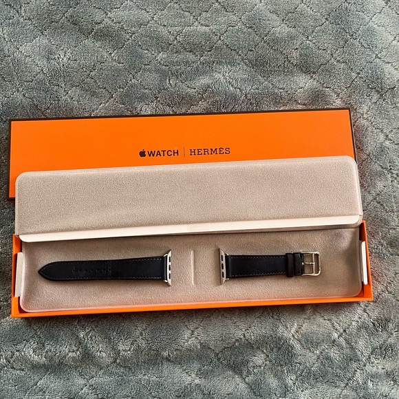 Hermès navy blue Leather Apple Watch Strap - Picture 1 of 8